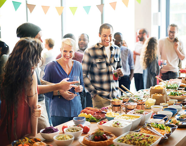 istock Brunch Choice Crowd Dining Food Options Eating Concept 519395636