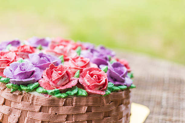 splendida torta di compleanno - cake multi colored layered photography foto e immagini stock