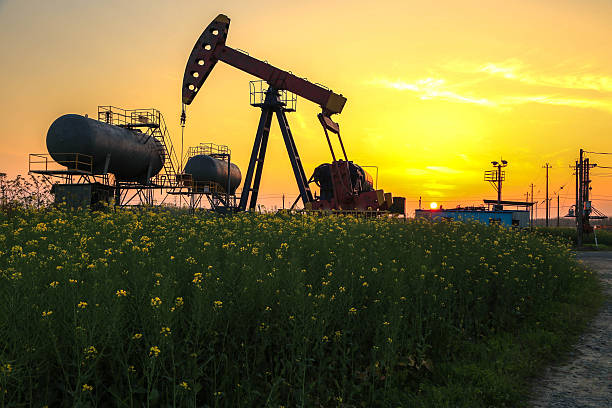 istock Oil recovery well 519422668