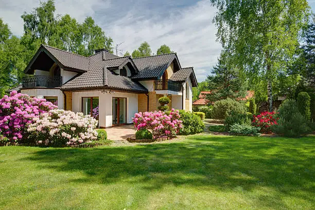 Photo of Elegant new villa with backyard