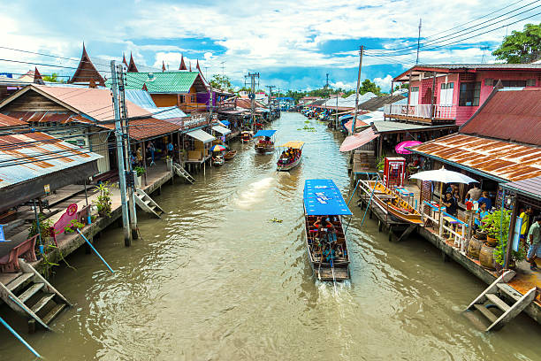 istock Asian Floating Market 519473325
