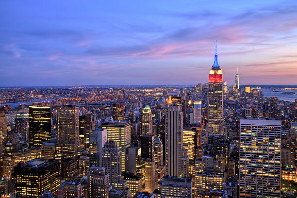 Cтоковое фото Нью-Йорк с Эмпайр Стейт Билдинг Мидтаун в сумерки
