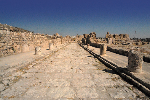 Amman, Jordan: column lined Roman street - central street of the citadel of Amman - photo by M.Torres
