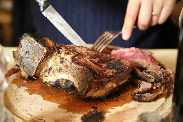잘라냄 t-태어난 스테이크 - fillet meat portion fillet steak 뉴스 사진 이미지
