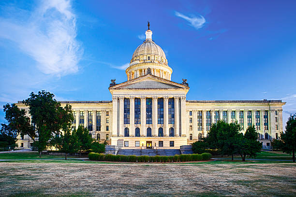 oklahoma state capitol building - oklahoma state capitol - fotografias e filmes do acervo