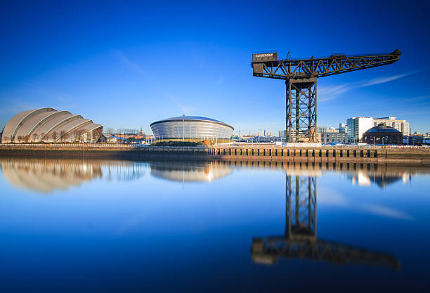 o rio clyde, glasgow. - finnieston imagens e fotografias de stock