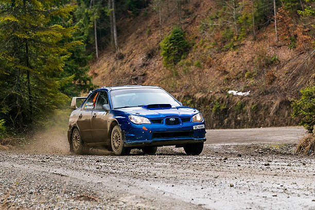 desconhecido racer no carro marca subaru impreza wrx - fia imagens e fotografias de stock