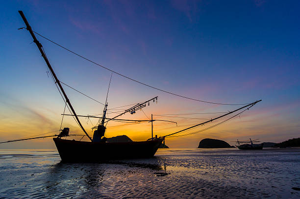 istock Sunrise at Sam Roi Yod beach 519559723