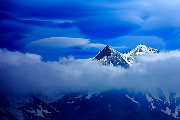 austríaco tirol alpine nubarrones, innsbruck, hohe tauern, grossglockner - kaunertal fotografías e imágenes de stock