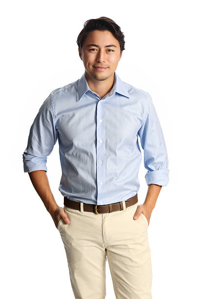 Sonriente relajante hombre en camisa azul - foto de stock