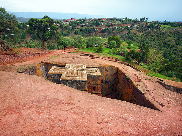 tallada iglesias de lalibela - saint giorgis fotografías e imágenes de stock