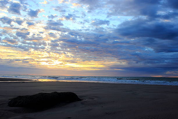 istock Sunrise by the sea 519592919