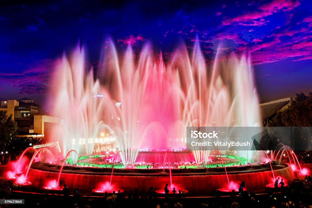 La famosa fuente de Montjuic - Foto de stock de Actuación - Representación libre de derechos