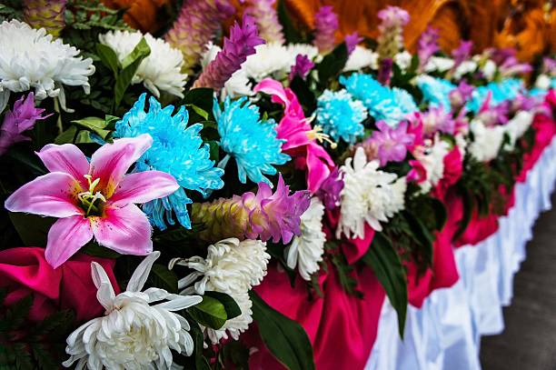 istock Basket of flowers 519642999