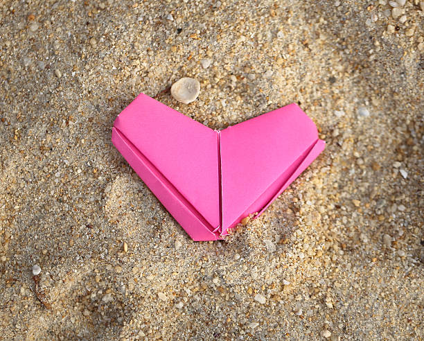istock paper pink heart 519643867
