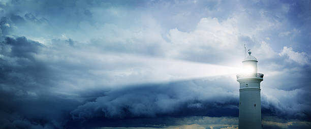 라이트하우스 및 불용품 날씨 배경 - meteorology sky cloud light 뉴스 사진 이미지