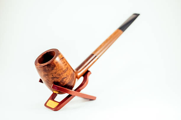 istock Designed wooden tobacco pipe 519662968
