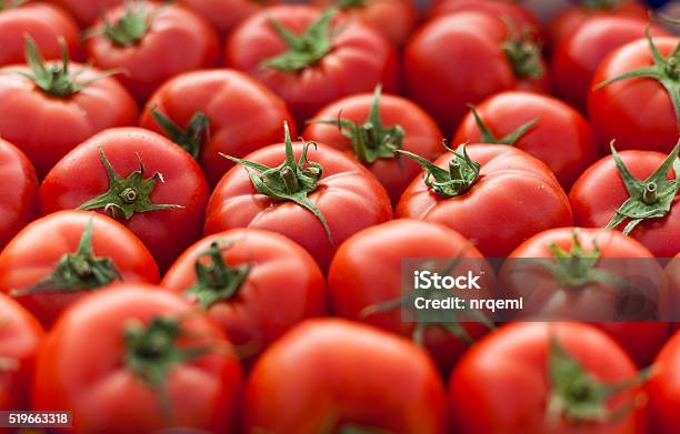 Pomodori Sfondo - Fotografie stock e altre immagini di Pomodoro - Pomodoro, Freschezza, Rosso