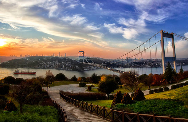 bosporus-brücke - istanbul bosphorus road street stock-fotos und bilder