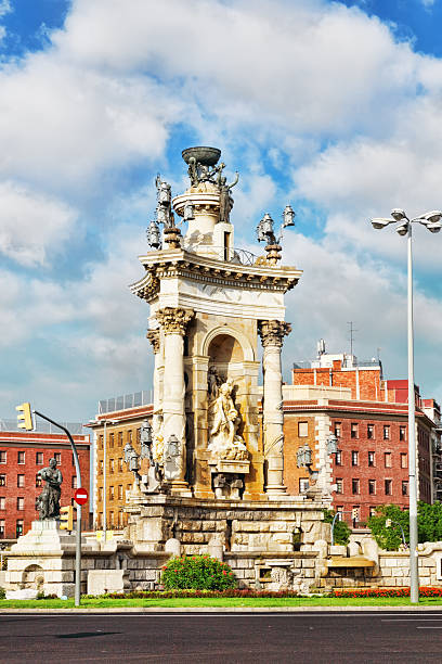 vista di barcellona su placa de espanya. - castle catalonia spain majestic foto e immagini stock