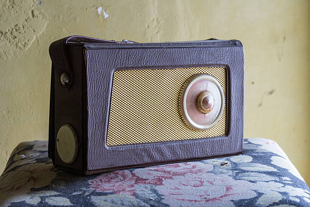 istock old vintage radio 519684789