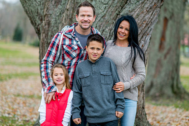 istock Family in autumn 519703013