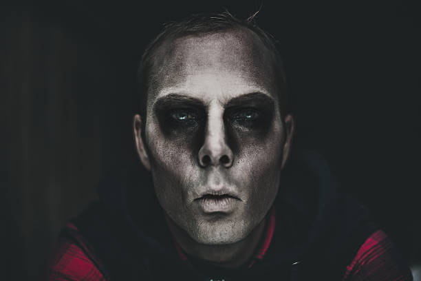 assustador homem com maquiagem de halloween - spooky human face zombie horror - fotografias e filmes do acervo