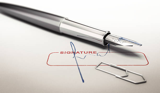 istock Signature and Fountain Pen 519705828