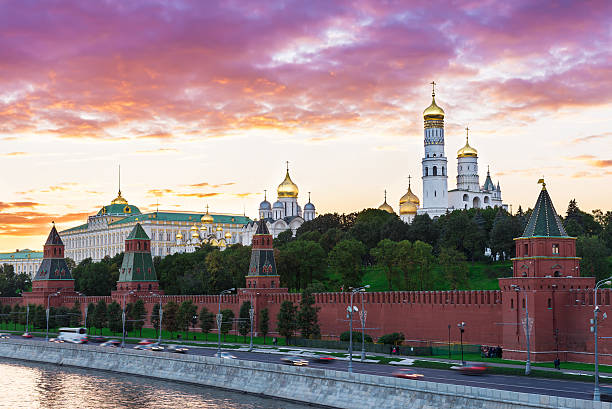 istock Sunset view of Kremlin in Moscow 519706363