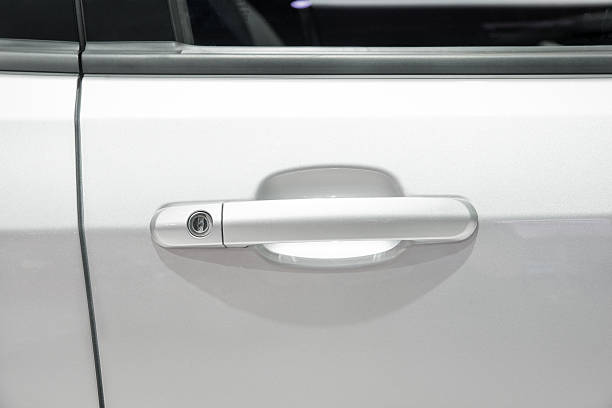 maniglia di un bianco perla auto porta - car car door door handle foto e immagini stock