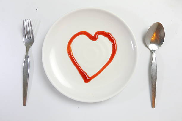 istock Heart sauce on the dish 3 519724403