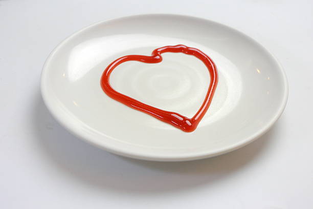 istock Heart sauce on the dish 4 519725429