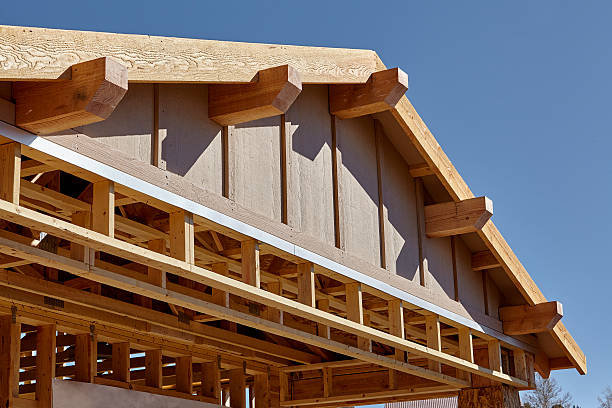 construction home building carpentry gable roof framing detail - timmerman dakkapel stockfoto's en -beelden