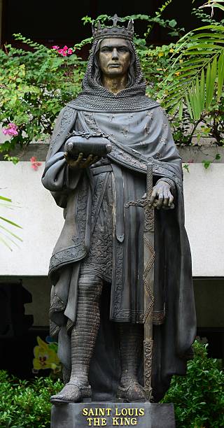 istock Statue of King Saint Louis 519748663