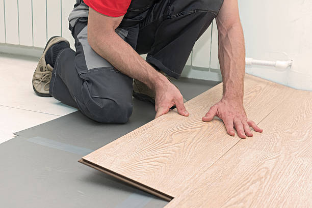 istock Installation of a laminate in the room 519754094