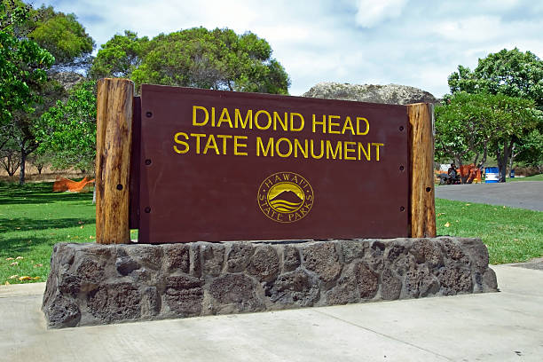 Diamond Head Parque estatal de sinal fechar Honolulu Oahu Haw - fotografia de stock