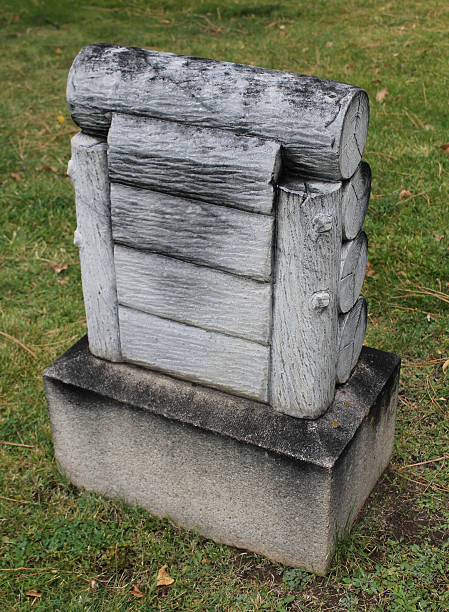 istock Stacked Logs Marble Headstone in Old Cemtery 519770063