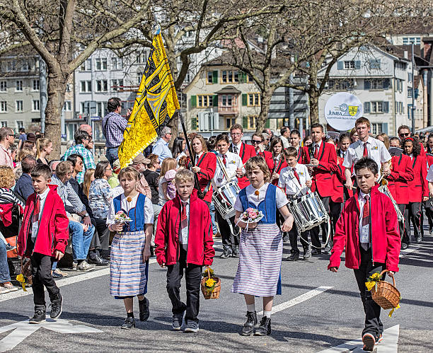primavera desfile de natal em zurique - sechseläuten - fotografias e filmes do acervo