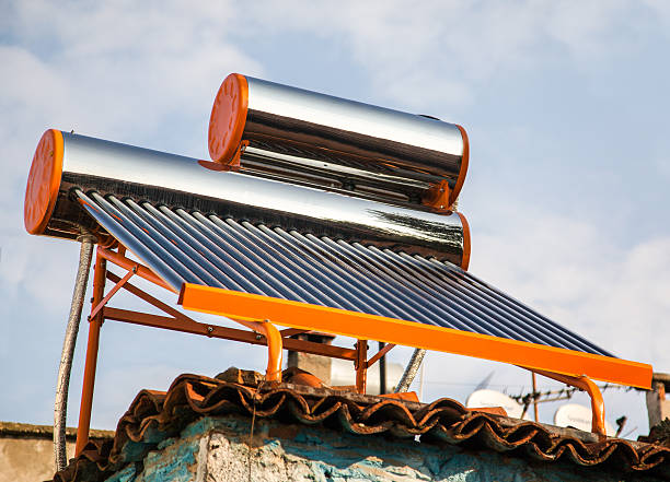 sol agua sistema de calefacción - solar power station sun water collection fotografías e imágenes de stock