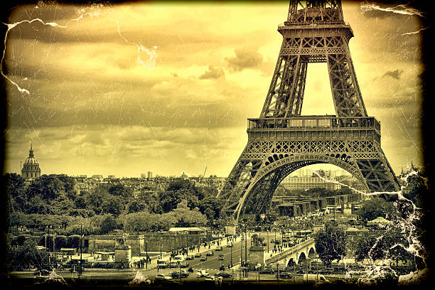 istock Tour Eiffel in Paris. Old retro style. 519788576