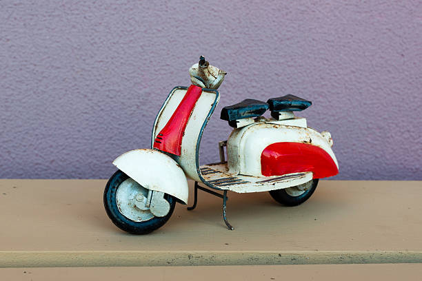 istock metal small  decoration scooter 519790054