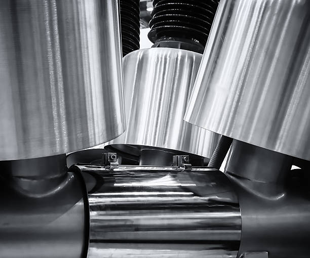 istock Group of shiny metallic cylinders are black and white 519829330