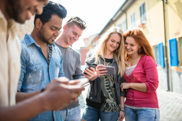 istock Friends social media addicted 519866514