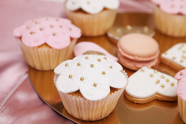 istock Beautiful pink and white desserts and cupcakes 519870306
