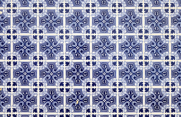 istock Traditionell blue portuguese tiles 519889501