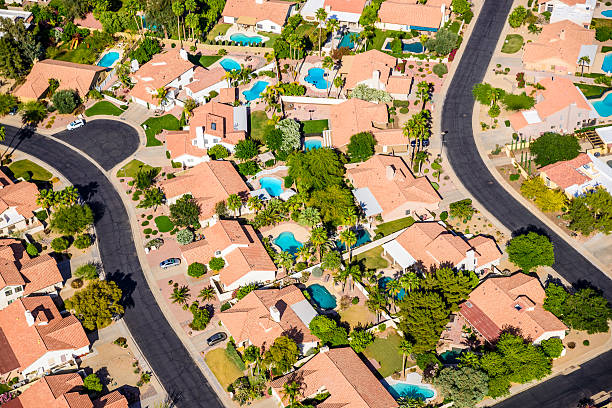 scottsdale de phoenix, en arizona, hébergement de quartier de la banlieue de développement-vue aérienne - southwest usa architecture building exterior scottsdale photos et images de collection