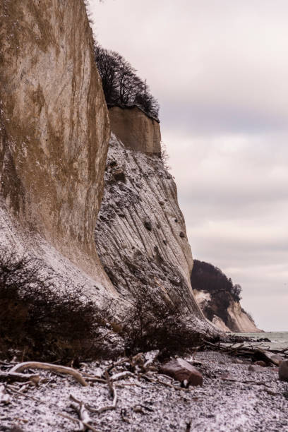 śnieżna plaży na morze północne - rugen island baltic sea germany white cliffs zdjęcia i obrazy z banku zdjęć