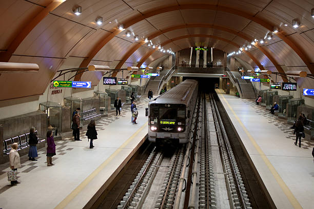 estación serdika metropolitana de la ciudad de sofía, bulgaria - sofia metro fotografías e imágenes de stock