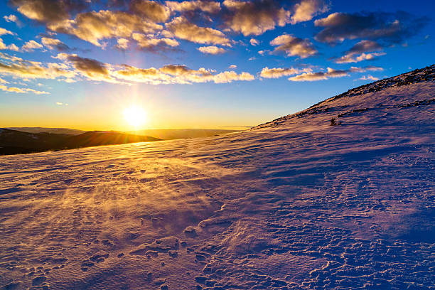 istock Beautiful Sunset Along Windy Mountain Ridge 519926066