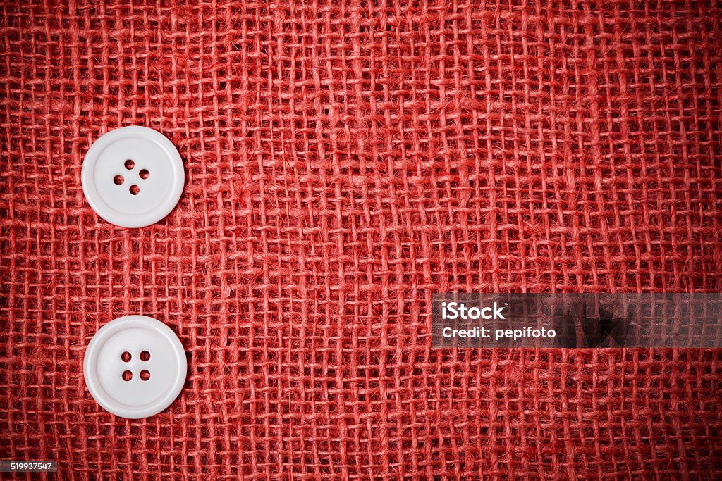 Weiße Knöpfe auf der roten burlab - Lizenzfrei Alt Stock-Foto